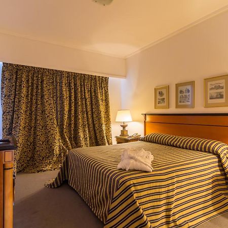 Hotel Libertador Tandil Bagian luar foto