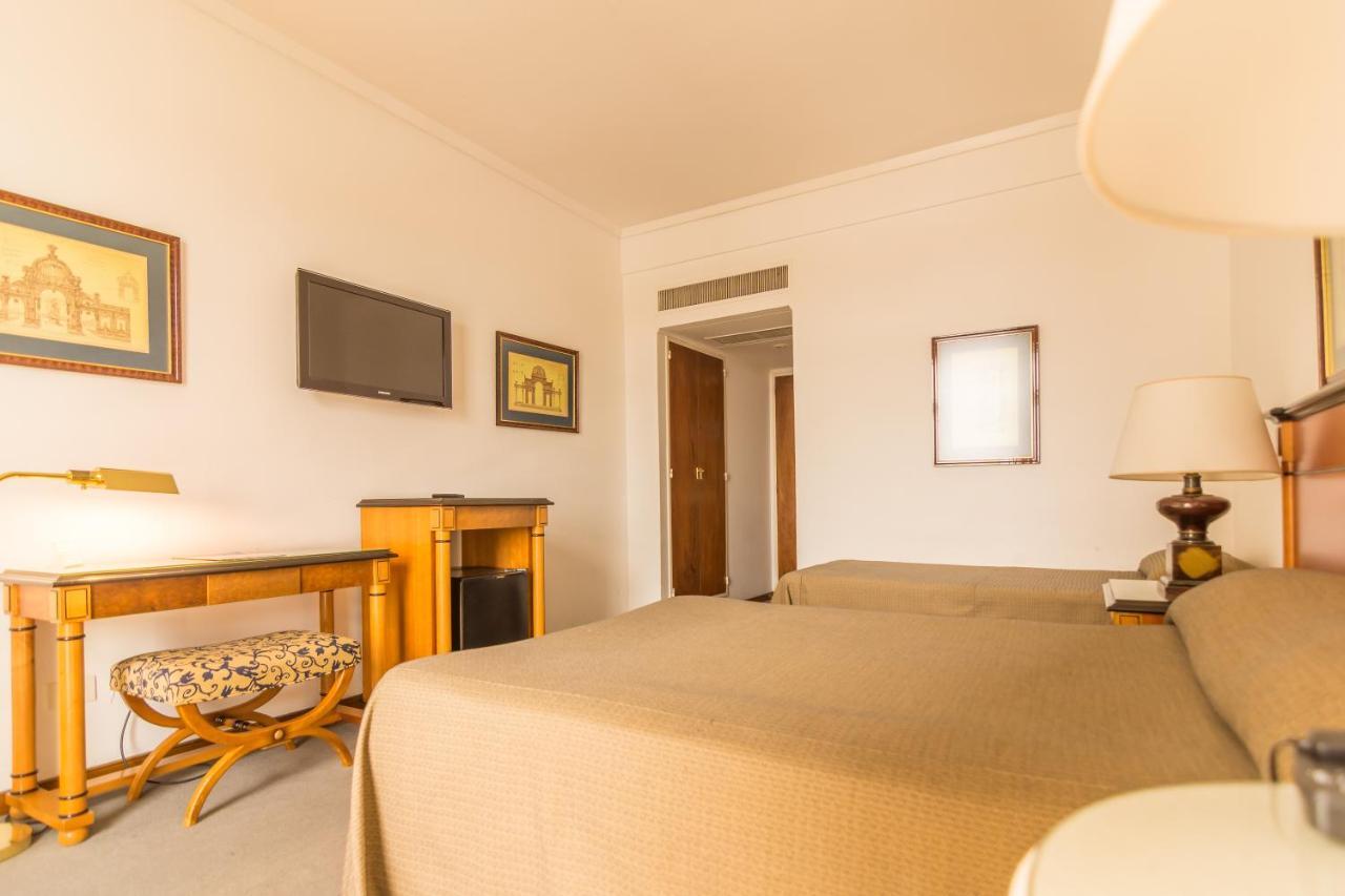 Hotel Libertador Tandil Bagian luar foto