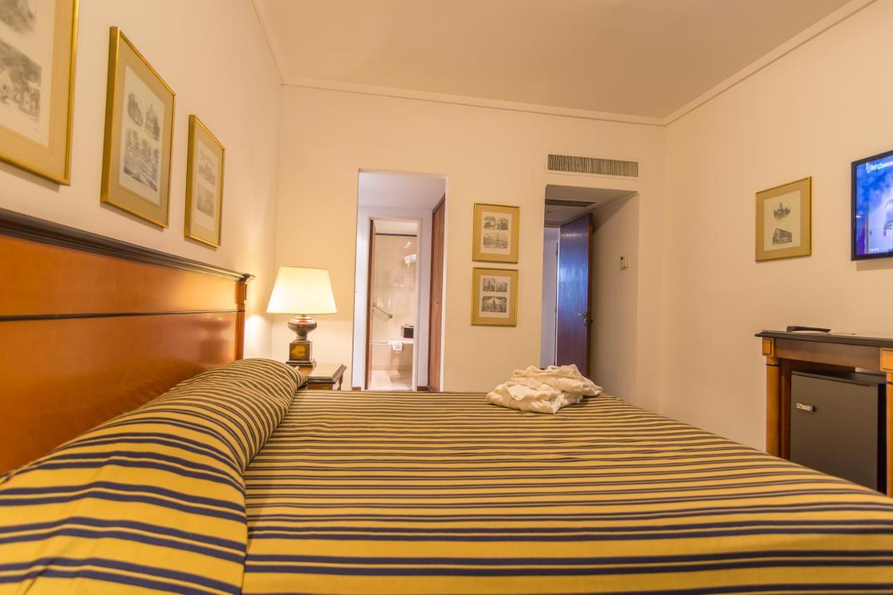 Hotel Libertador Tandil Bagian luar foto