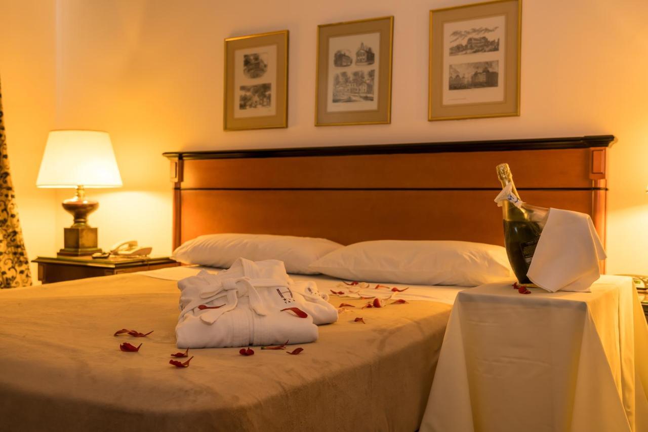 Hotel Libertador Tandil Bagian luar foto