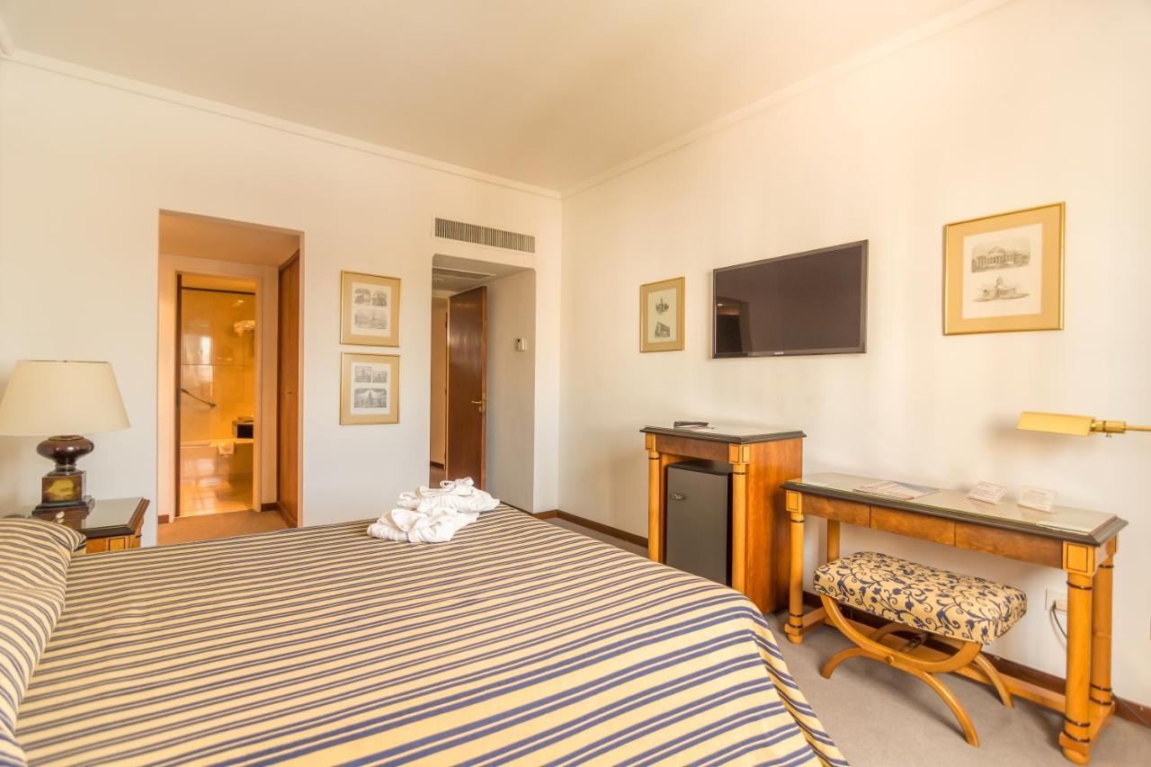 Hotel Libertador Tandil Bagian luar foto