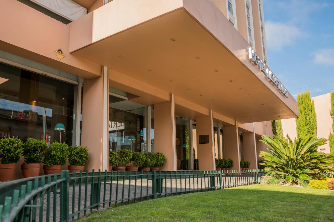 Hotel Libertador Tandil Bagian luar foto