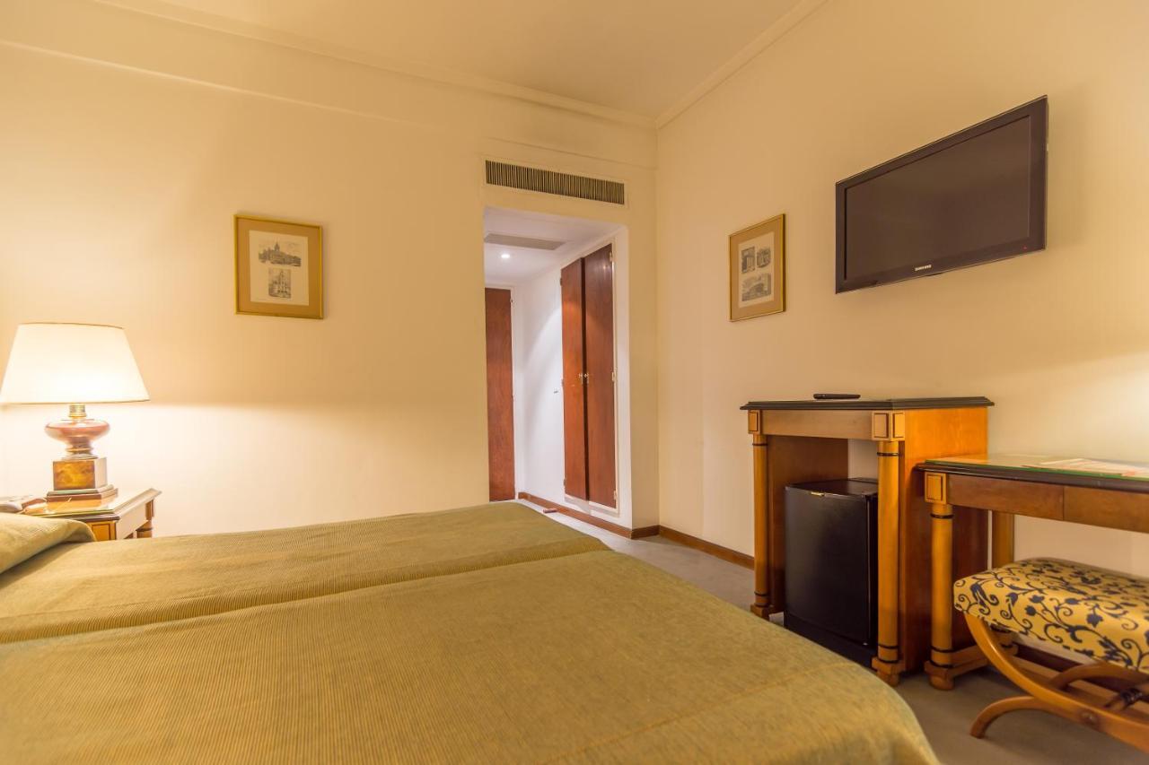 Hotel Libertador Tandil Bagian luar foto